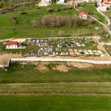 PRIJEDLOG: Posaditi ukrasna stabla/grmove u groblju ili ne?