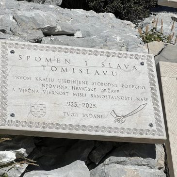1100. OBLJETNICA: Postavljena spomen ploča na Biokovu u spomen i slavu Tomislavu prvom hrvatskom kralju