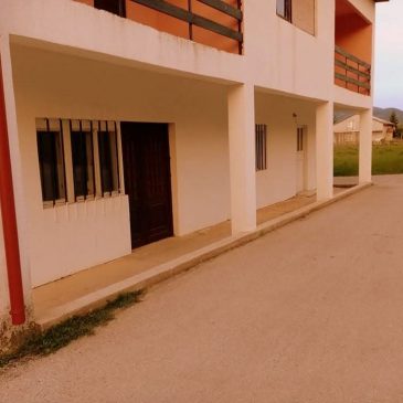 AUTOBUSNA STANICA KOD GRGE