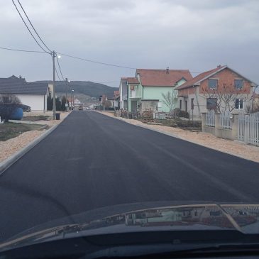 Veliki dan za Bobaru – počelo asfaltiranje kroz naselje