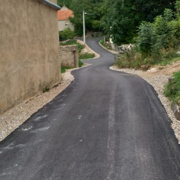 VEDAŠIĆ I EMINOVO SELO: Sanacija lokalnih cesta i realizacija akcija u mjesnim zajednicama