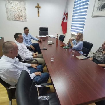 FEDERALNA MINISTRICA OKOLIŠA I TURIZMA NASIHA POZDER U POSJETU OPĆINI TOMISLAVGRAD