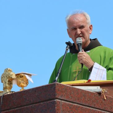 Fra Jozo Grbeš: Ne treba braniteljima komunistička “vječna slava i hvala” nego – počivali u miru ili pokoj im duši!