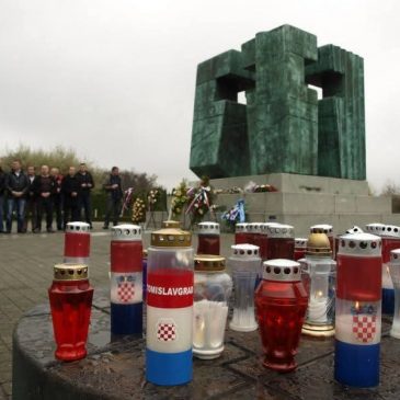 DUVNJACI ORGANIZIRANO PUTUJU U VUKOVAR