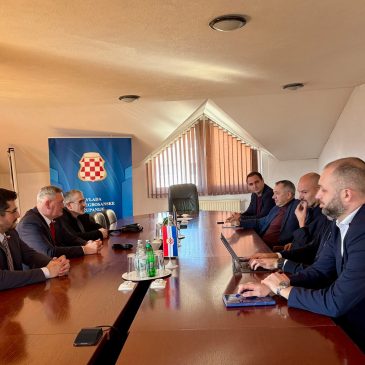 PREDSJEDNIK VLADE HBŽ IVAN VUKADIN I MINISTAR ANTE TADIĆ SASTALI SE S VODSTVOM SVEUČILIŠTA U MOSTARU