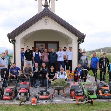 Pokošena trava na groblju