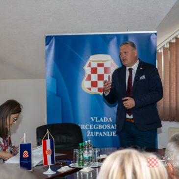 Predsjednik Vlade HBŽ dr.sc. Ivan Vukadin potpisao ugovore s gospodarstvenicima – pola milijuna KM za 24 poduzeća