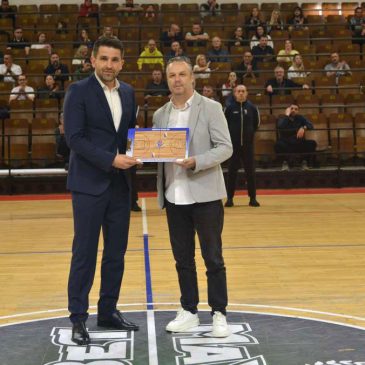 Marijan Bagarić iz Stepena, trener HKK Široki, proglašen najboljim trenerom košarkaške lige BiH za sezonu 2025./2026.   