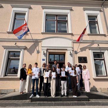 Uručene pohvalnice odlikašima osnovnih škola