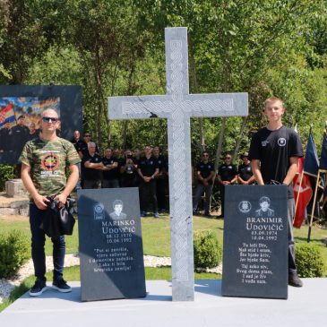 U Rašeljkama otkriveno spomen obilježje hrvatskim braniteljima stradalima na Kupresu