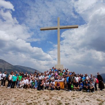 Sutra sveta misa kod križa na Borovoj glavi