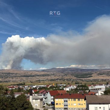 Ponovno gori Ljubuša: Vatra se zbog jakog vjetra širi prema Tomislavgradu