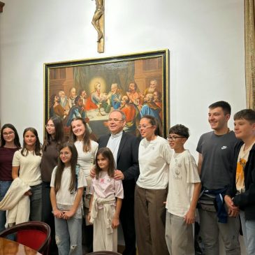 Crveničani u posjetu svom biskupu Boži Radošu