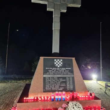 NAJAVA: U subotu nakon svete mise molitva kod spomen-obilježja